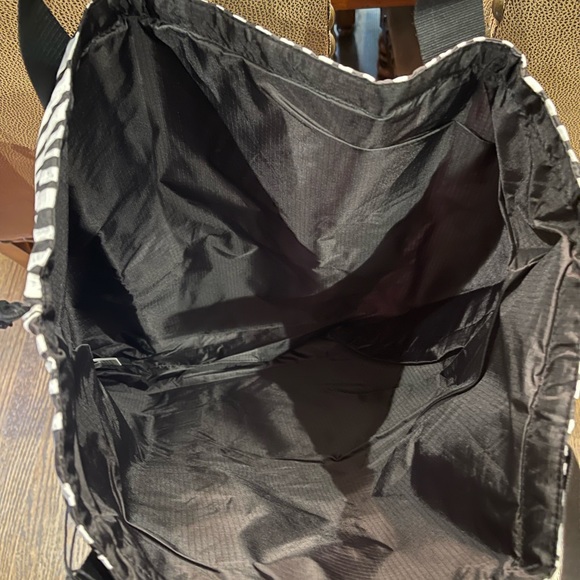 UGG NWT Frannie Cinch Totes - Picture 8 of 9